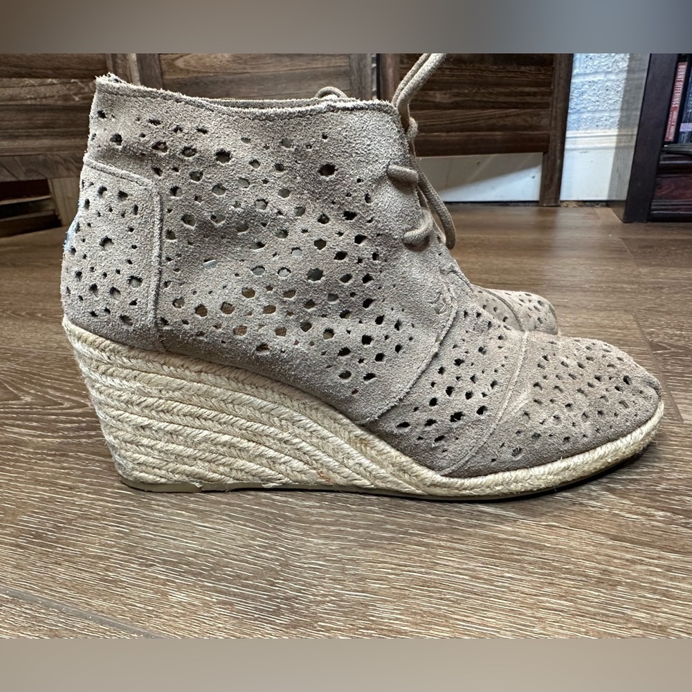 TOMS Laser cut Suede Wedge Booties • Espadrille